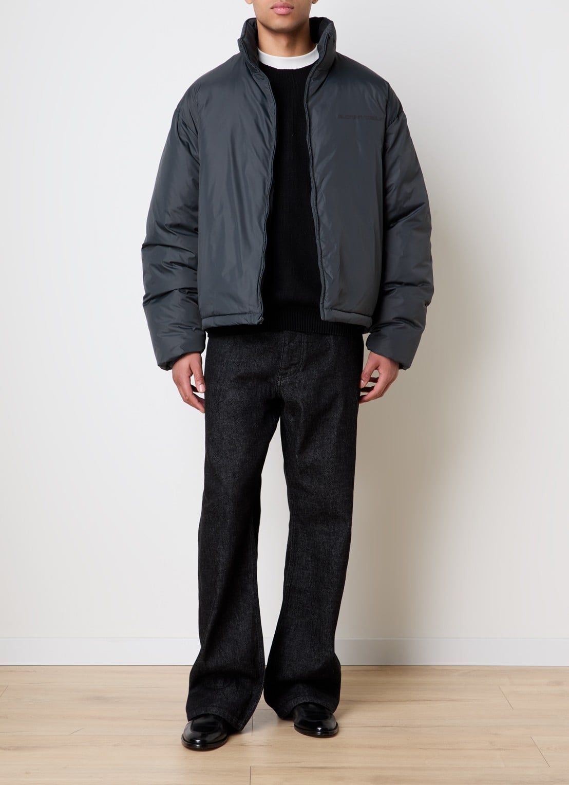 Fear of God Essentials Gewatteerd jack met donsvulling en steekzakken - voorkant 2 antraciet