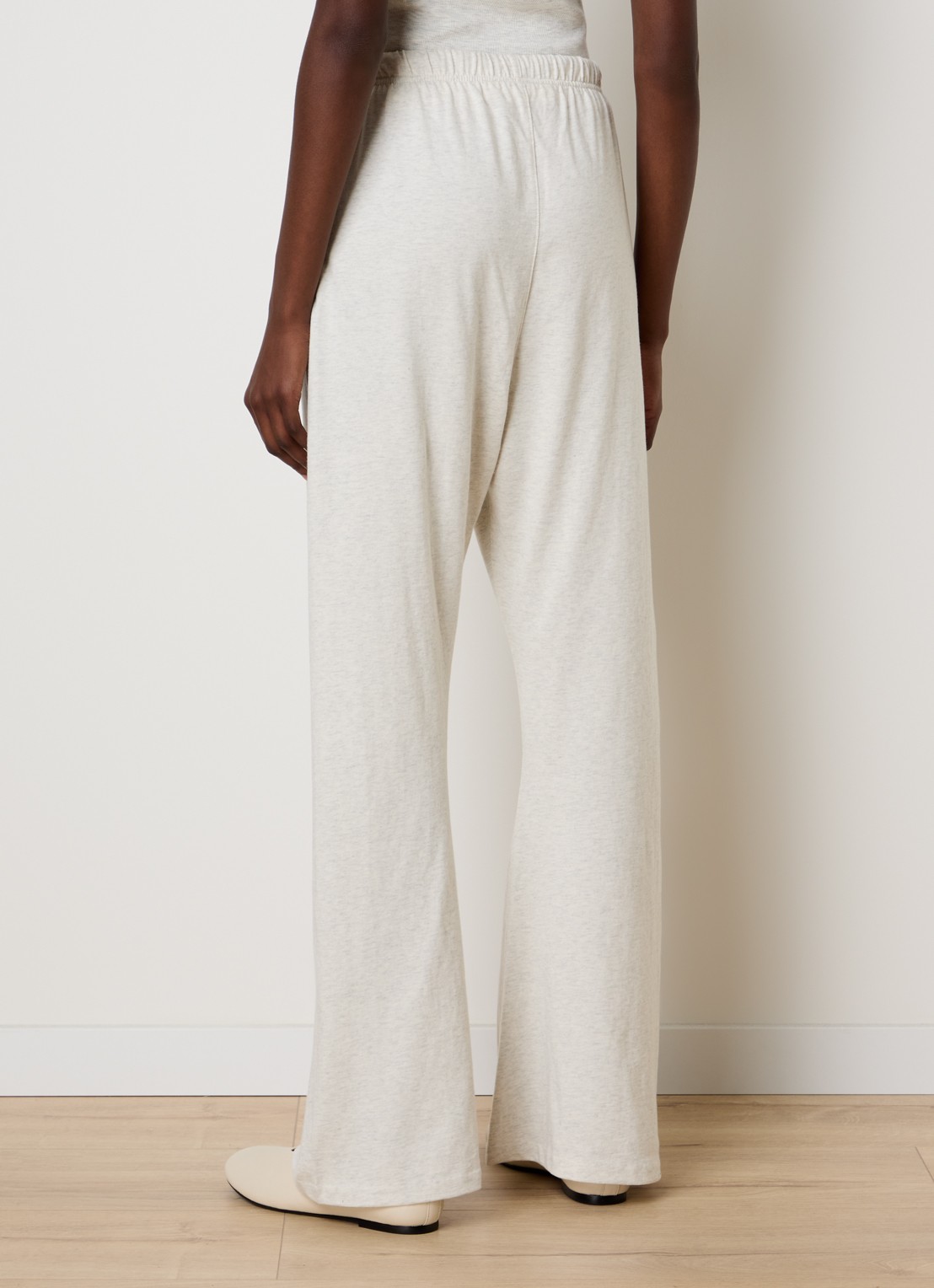 Fear of God Essentials High waist flared fit broek met steekzakken - achterkant lichtgrijs