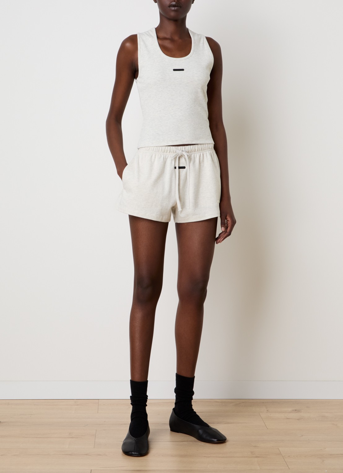 Fear of God Essentials High waist loose fit korte broek met logo - voorkant 3 lichtgrijs