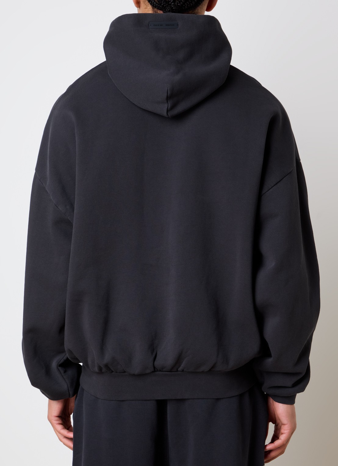 Fear of God Essentials Hoodie met logoborduring - achterkant 6 antraciet