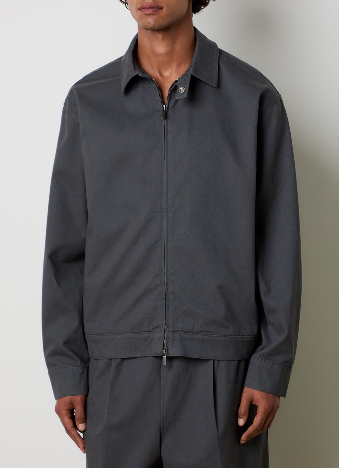 Fear of God Essentials Jack met steekzakken - detail 2 grijs