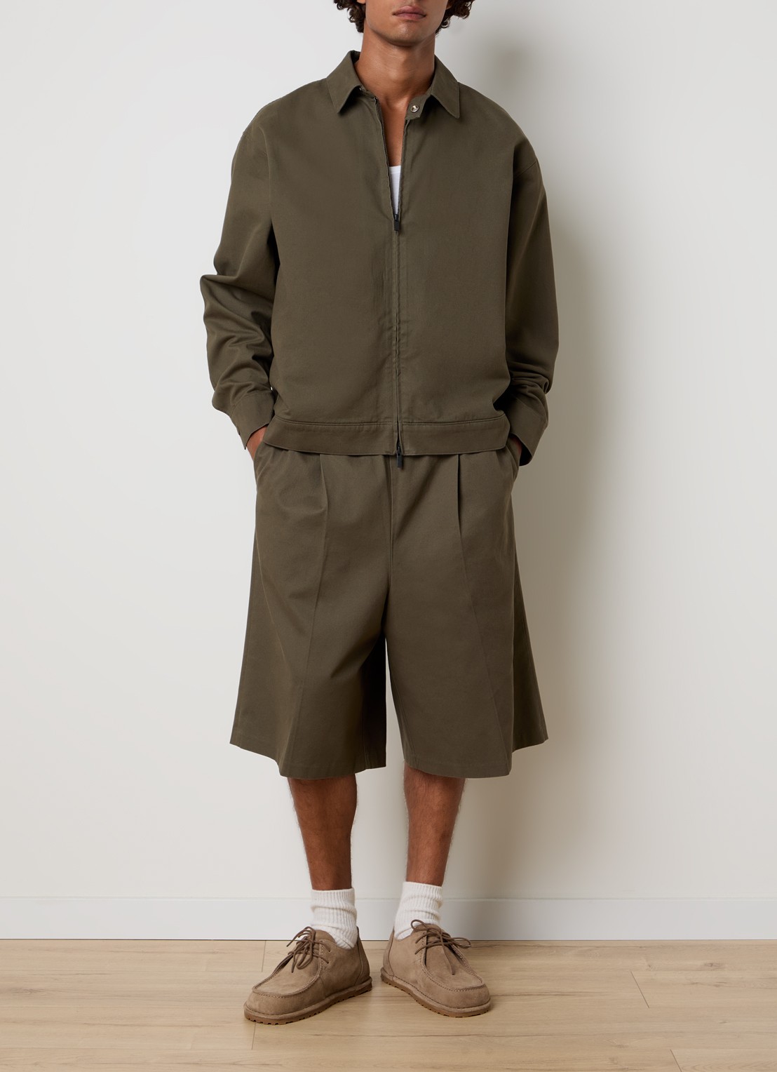 Fear of God Essentials Jack met steekzakken - voorkant 2 bronsgroen