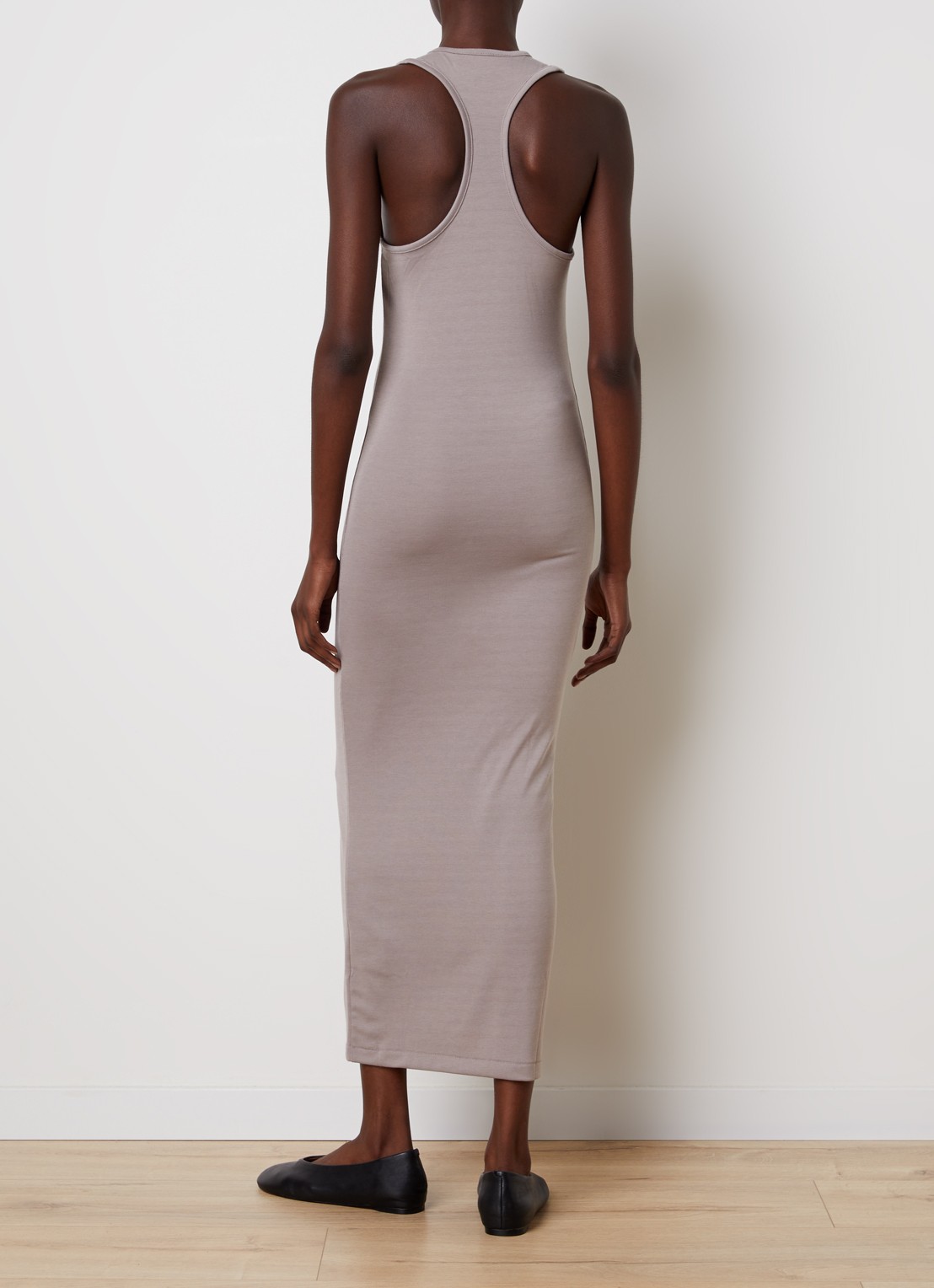 Fear of God Essentials Maxi jurk met racerback - achterkant taupe