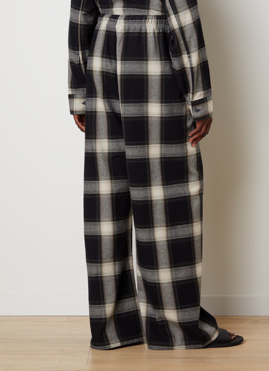 Fear of God Essentials Mid waist flared fit lounge joggingbroek met ruitdessin - achterkant 5 antraciet