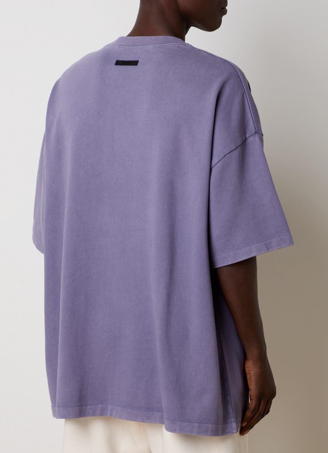 Fear of God Essentials Oversized T-shirt met logoprint - achterkant 3 lavendel
