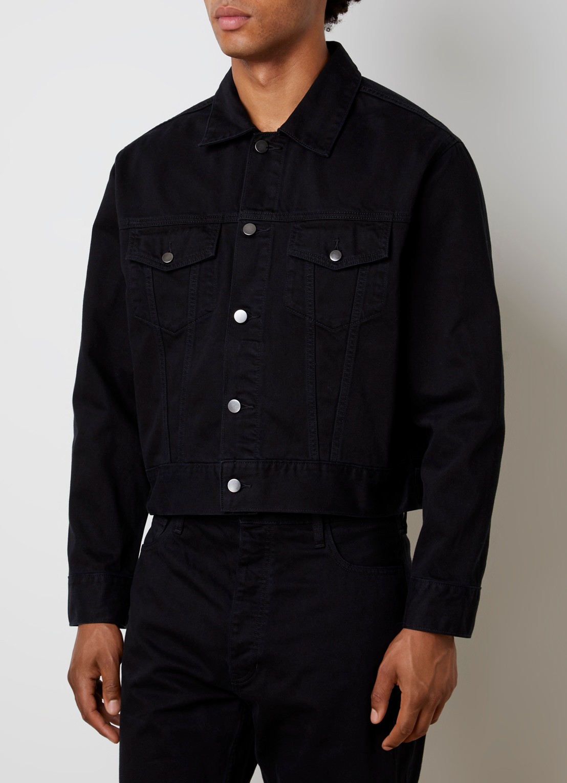Fear of God Essentials Spijkerjas met borstzakken - detail zwart
