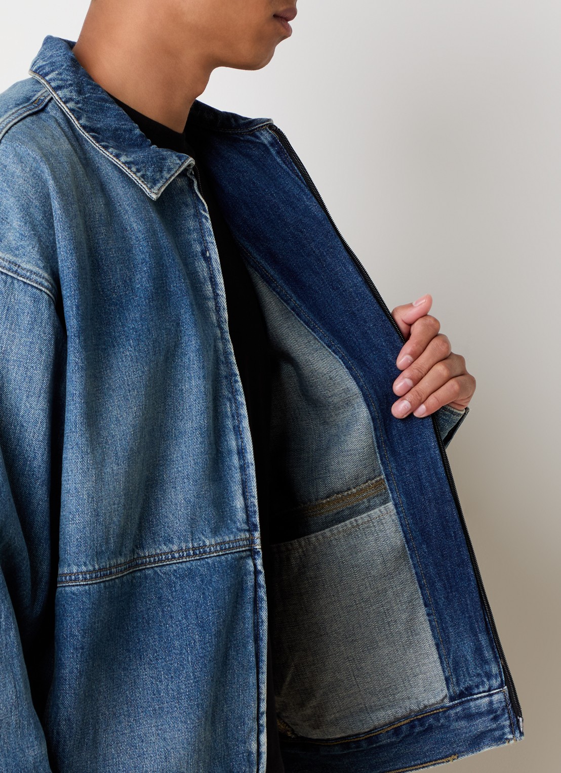 Fear of God Essentials Spijkerjas met steekzakken - detail 5 indigo