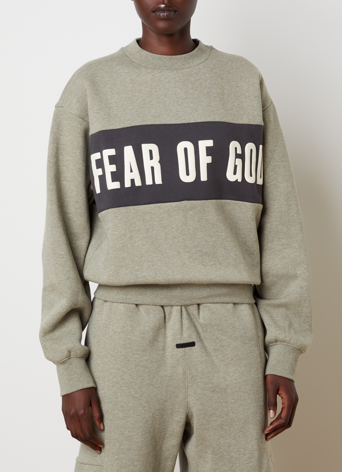 Fear of God Essentials Sweater met logo- en backprint - detail grijsmele