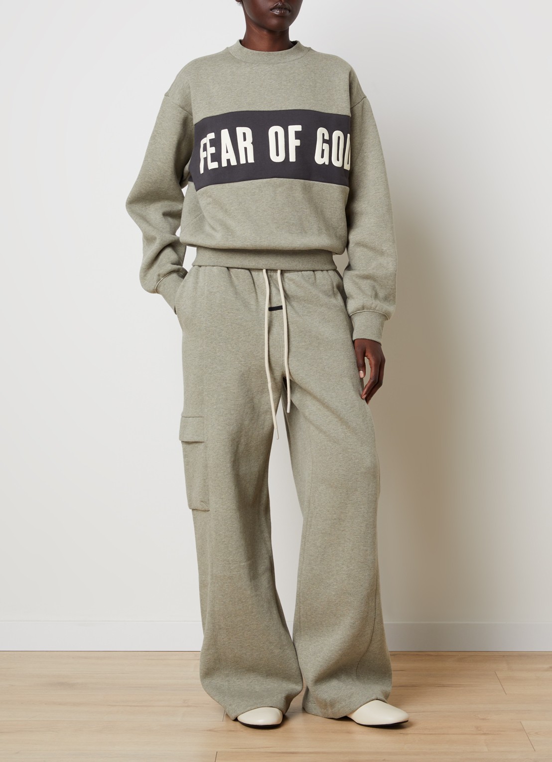 Fear of God Essentials Sweater met logo- en backprint - voorkant 5 grijsmele
