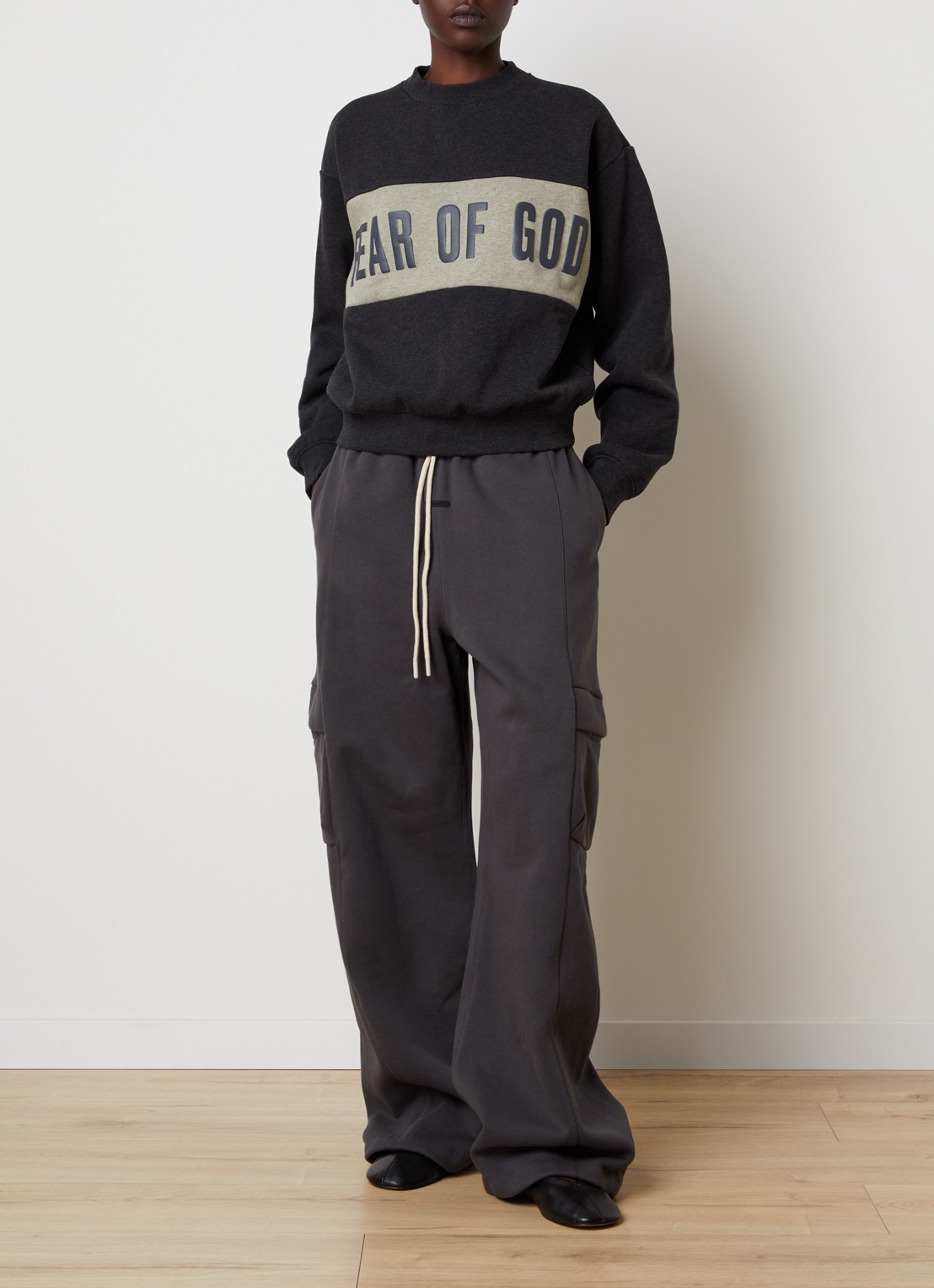 Fear of God Essentials Sweater met logo- en backprint - voorkant 4 donkergrijs