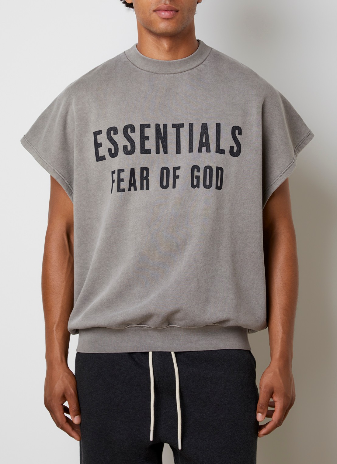 Fear of God Essentials Sweater met logoprint - detail 2 beige