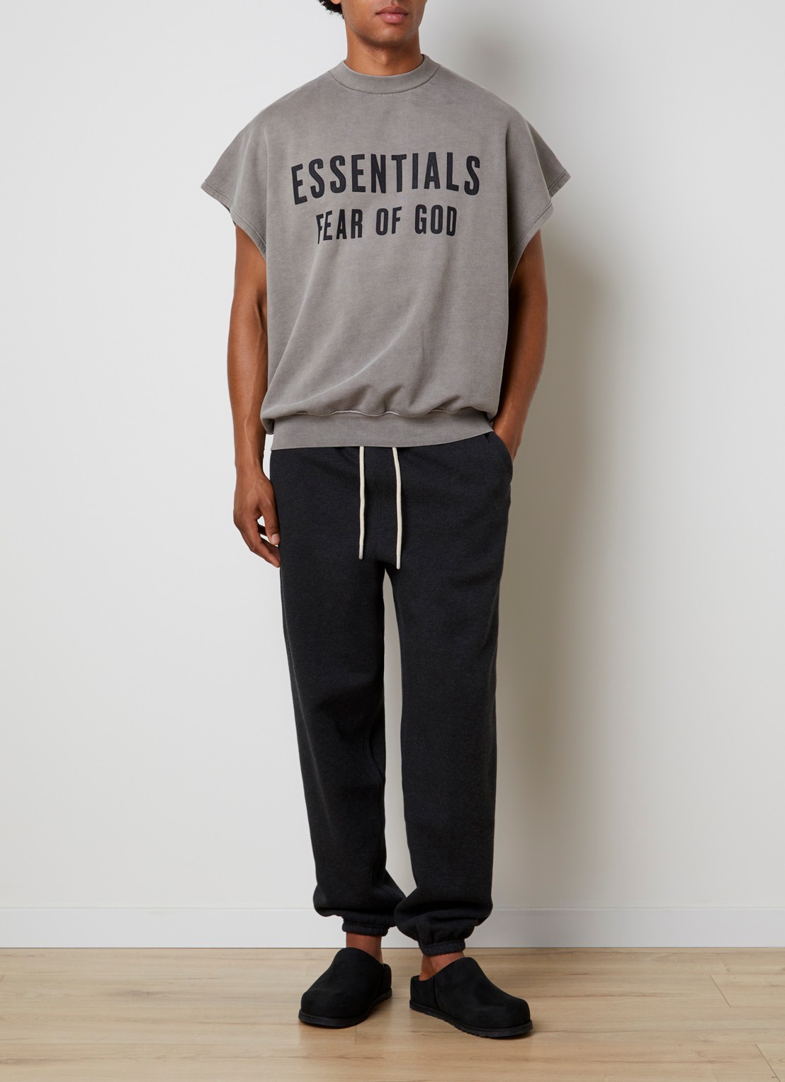 Fear of God Essentials Sweater met logoprint - voorkant 5 beige