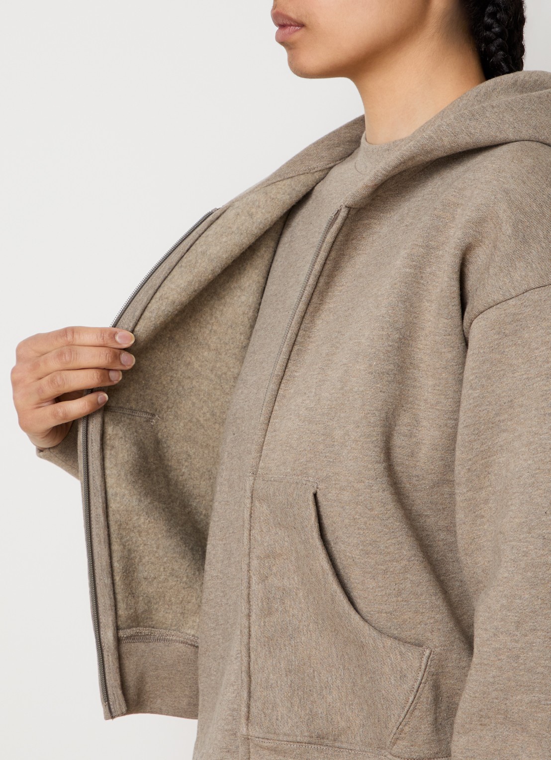 Fear of God Essentials Sweatvest met logo en steekzakken - detail 3 zand