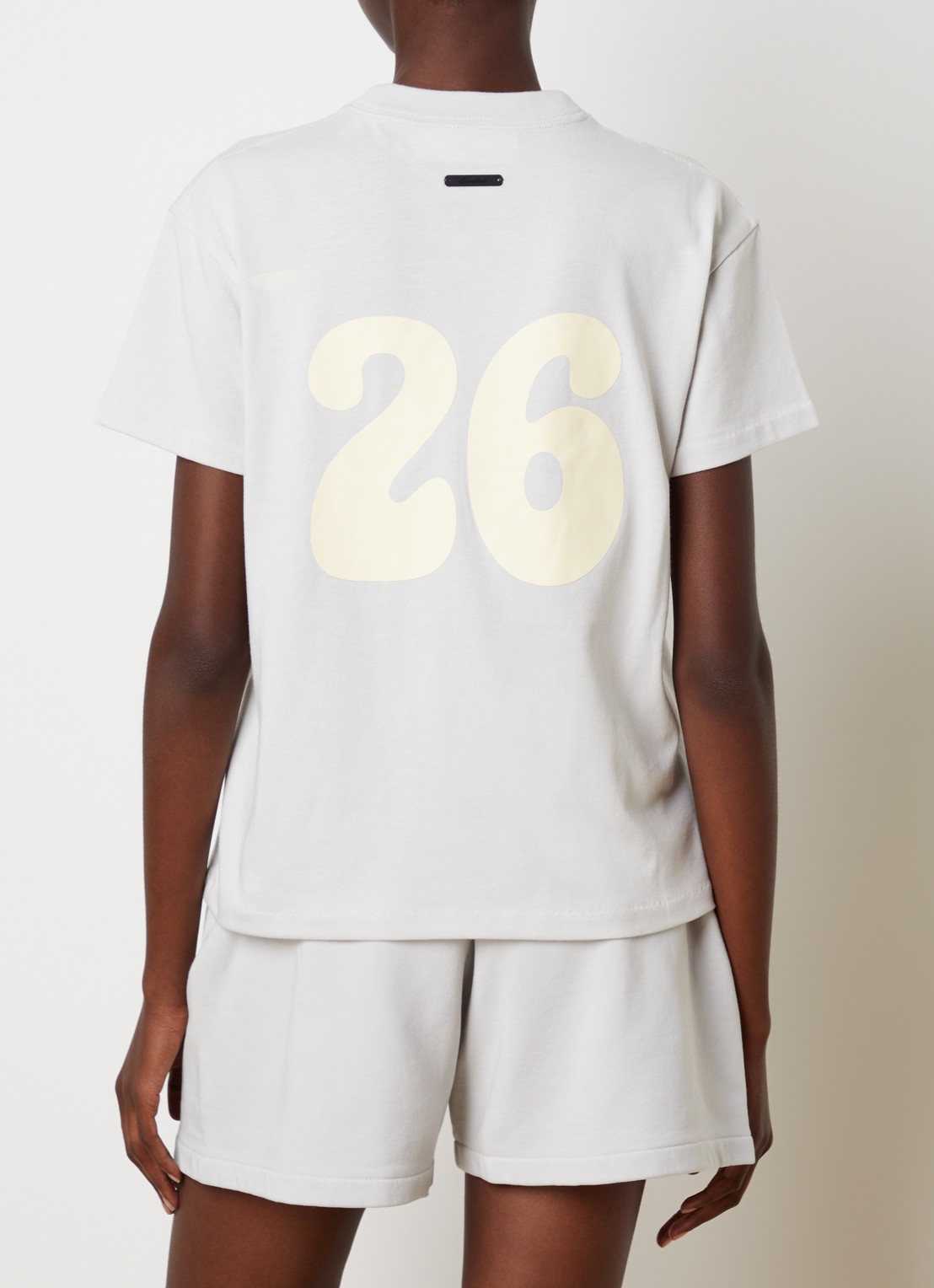 Fear of God Essentials T-shirt met backprint - detail lichtgrijs