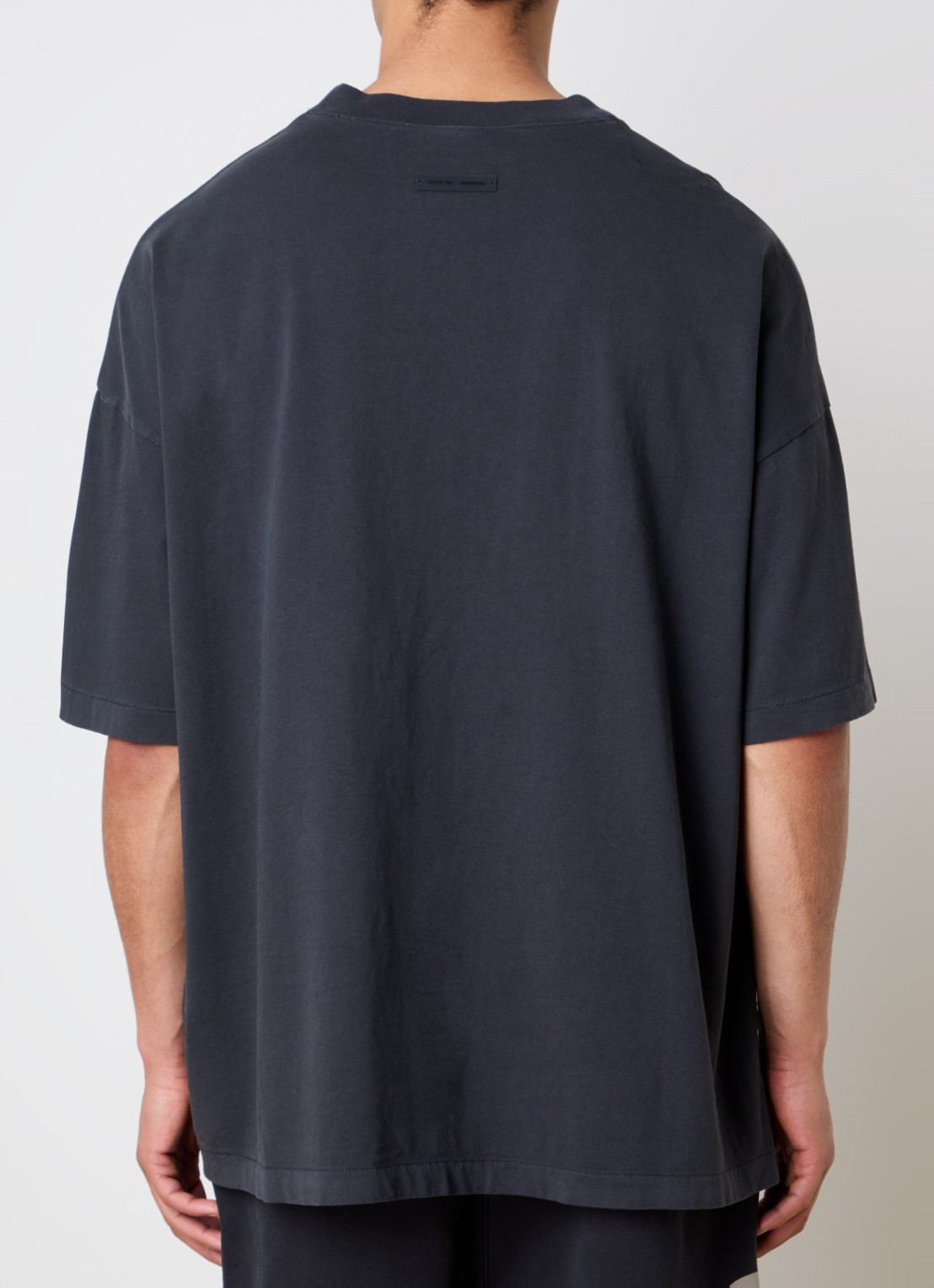 Fear of God Essentials T-shirt met logo- en backprint - achterkant 5 antraciet