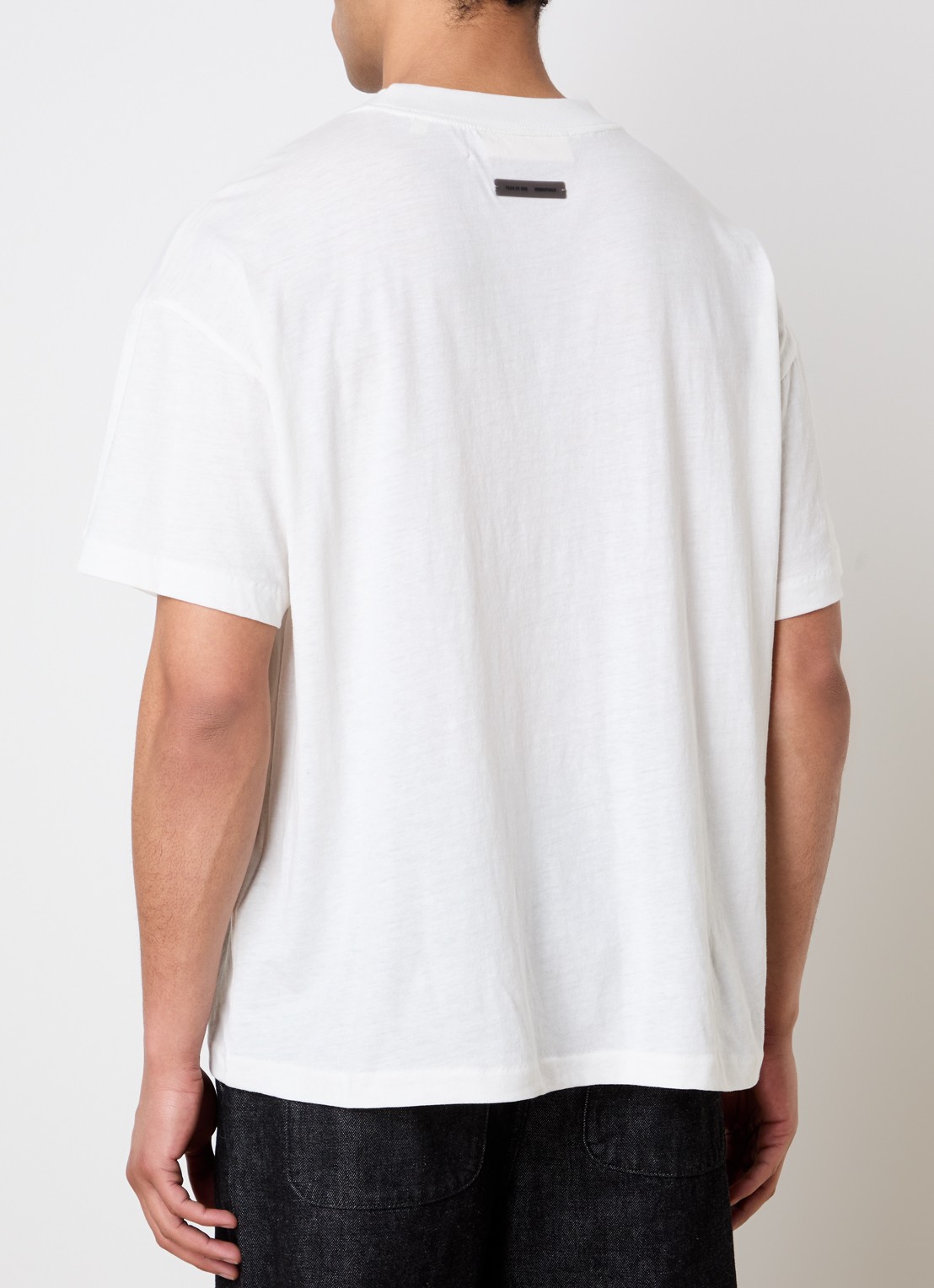 Fear of God Essentials T-shirt met logo - achterkant 3 ivoor