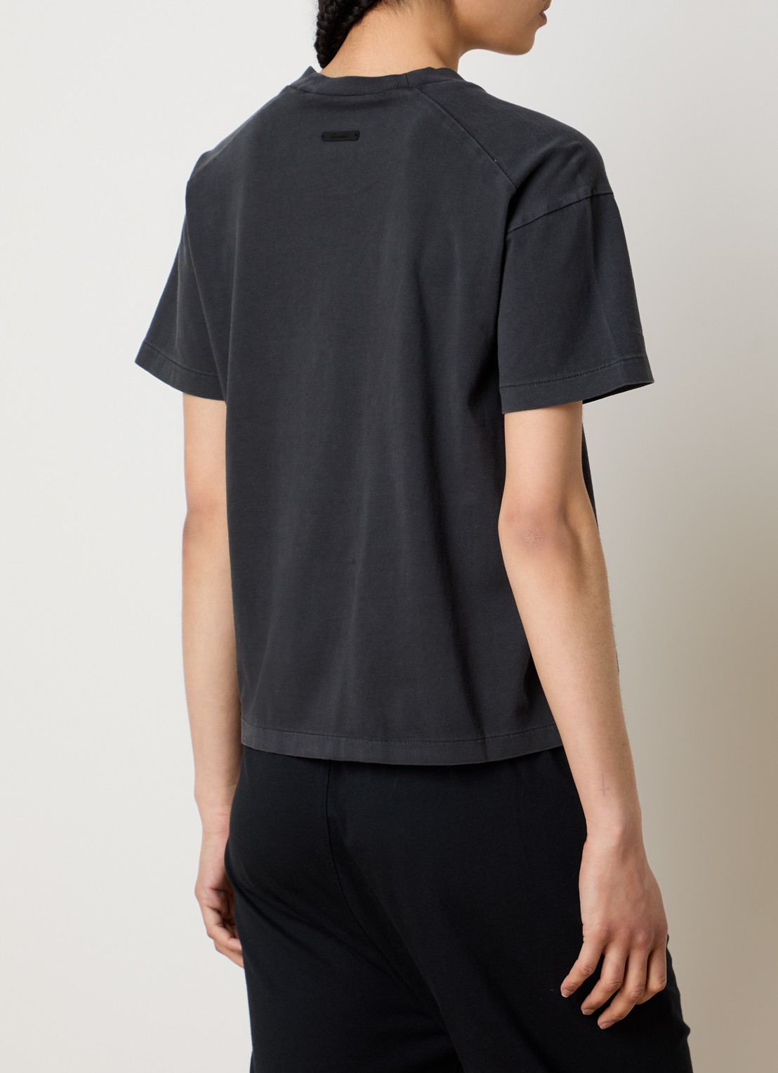 Fear of God Essentials T-shirt met logoprint - achterkant antraciet