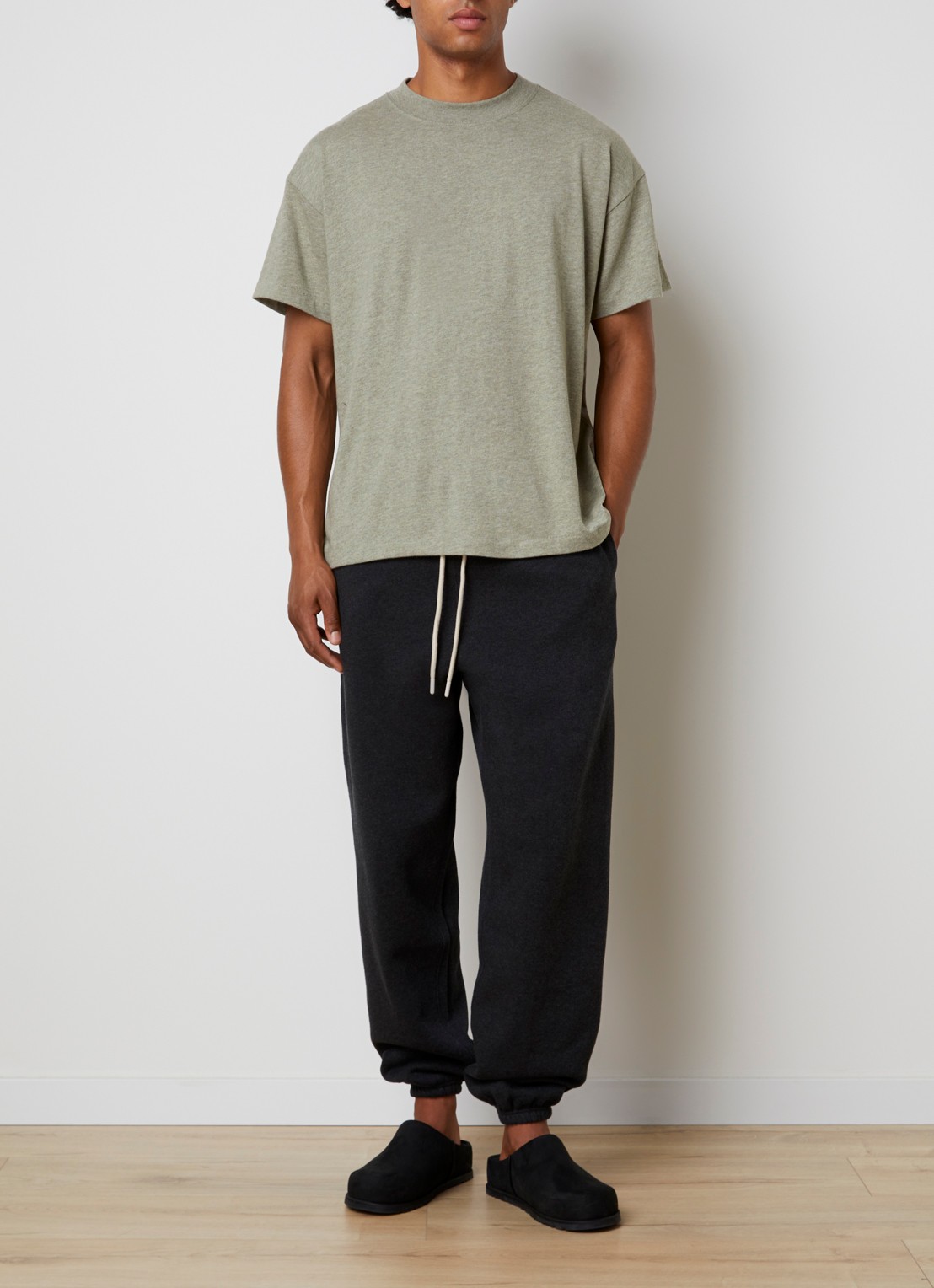 Fear of God Essentials T-shirt met ronde hals - voorkant 2 lindegroen