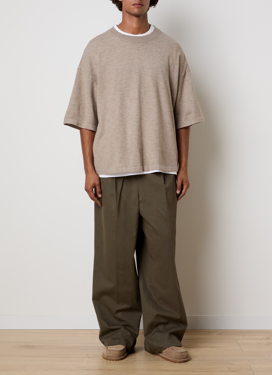 Fear of God Essentials T-shirt met ronde hals - voorkant 5 khaki
