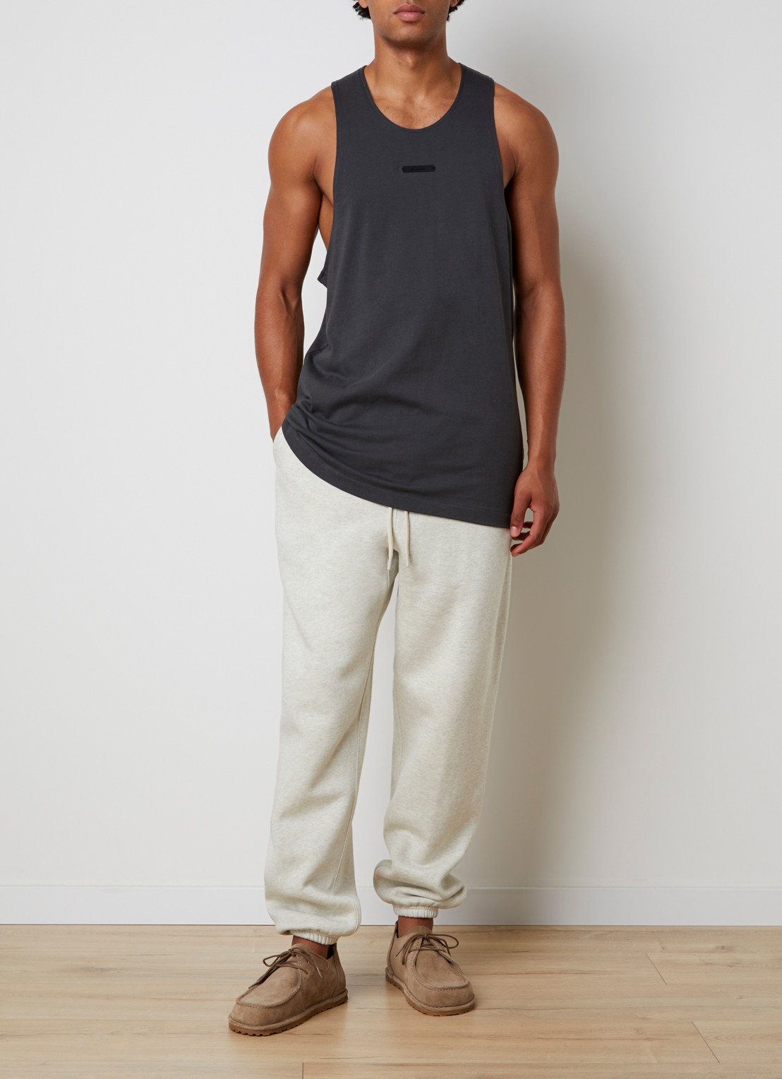 Fear of God Essentials Tanktop met logo - voorkant 3 antraciet