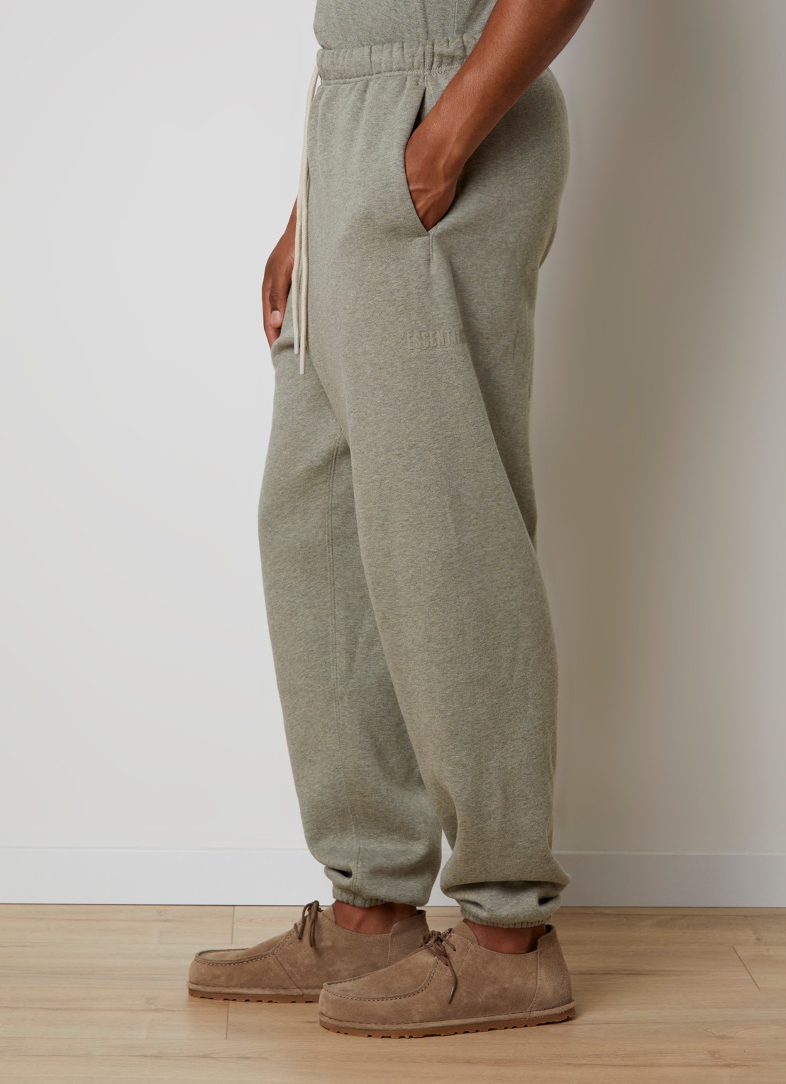 Fear of God Essentials Tapered fit joggingsbroek met steekzakken - detail 2 grijsmele