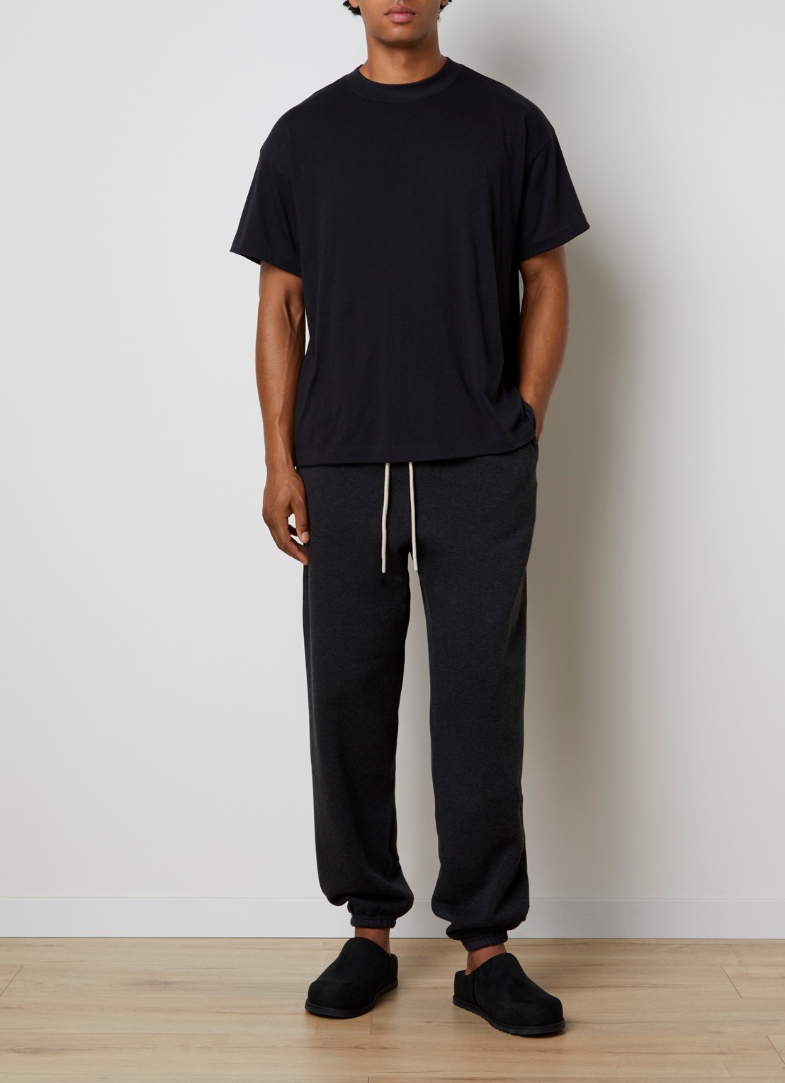 Fear of God Essentials Tapered fit joggingsbroek met steekzakken - voorkant 6 antraciet