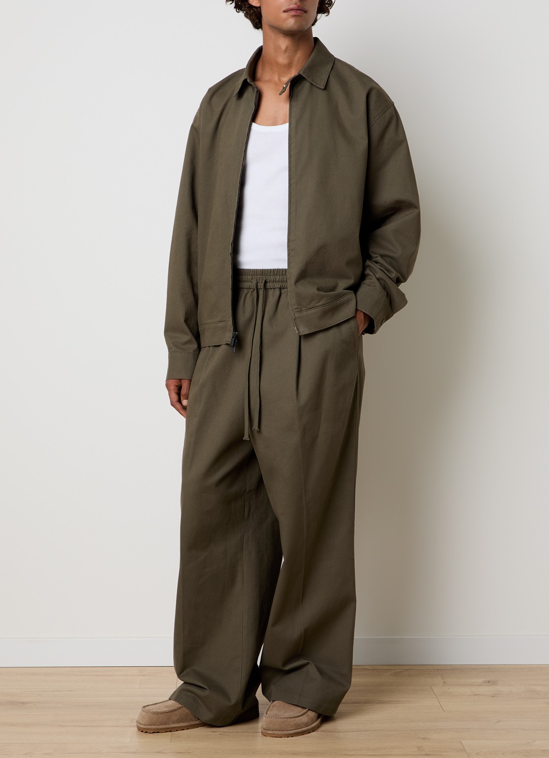 Fear of God Essentials Wide fit broek met steekzakken - voorkant 6 bronsgroen