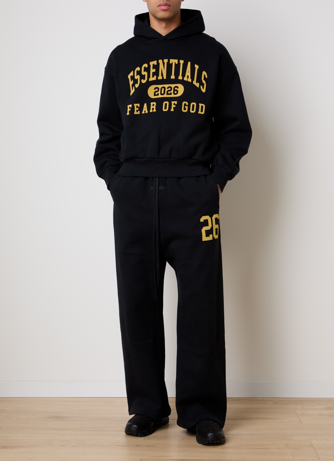 Fear of God Essentials Wide fit joggingbroek met flockprint - voorkant 6 zwart