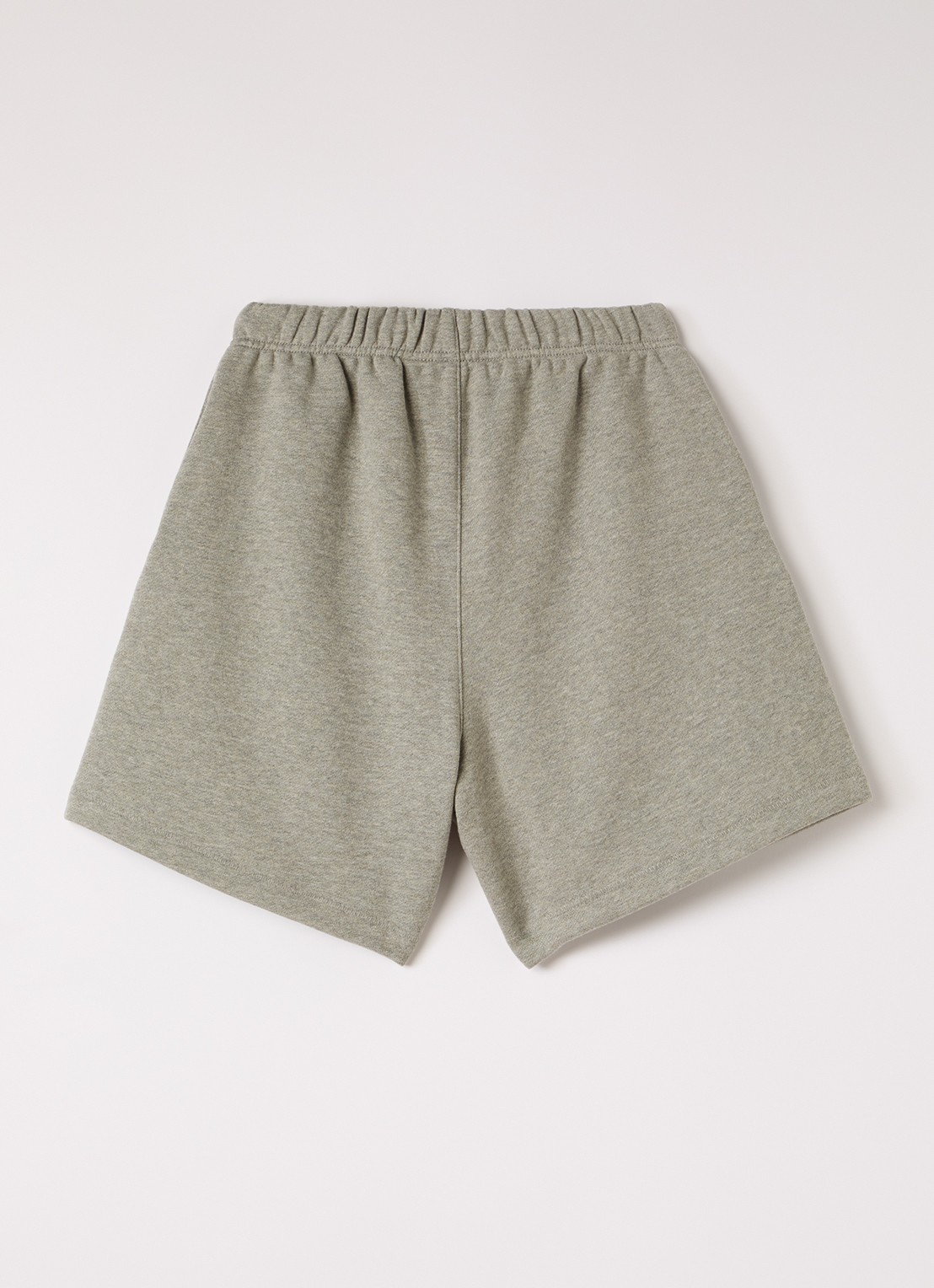 Fear of God Essentials Wide fit korte joggingbroek met logoprint - voorkant 2 grijsmele