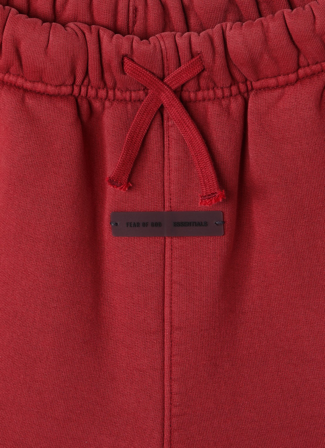 Fear of God Essentials Wide fit korte joggingbroek met logoprint - detail 5 steenrood