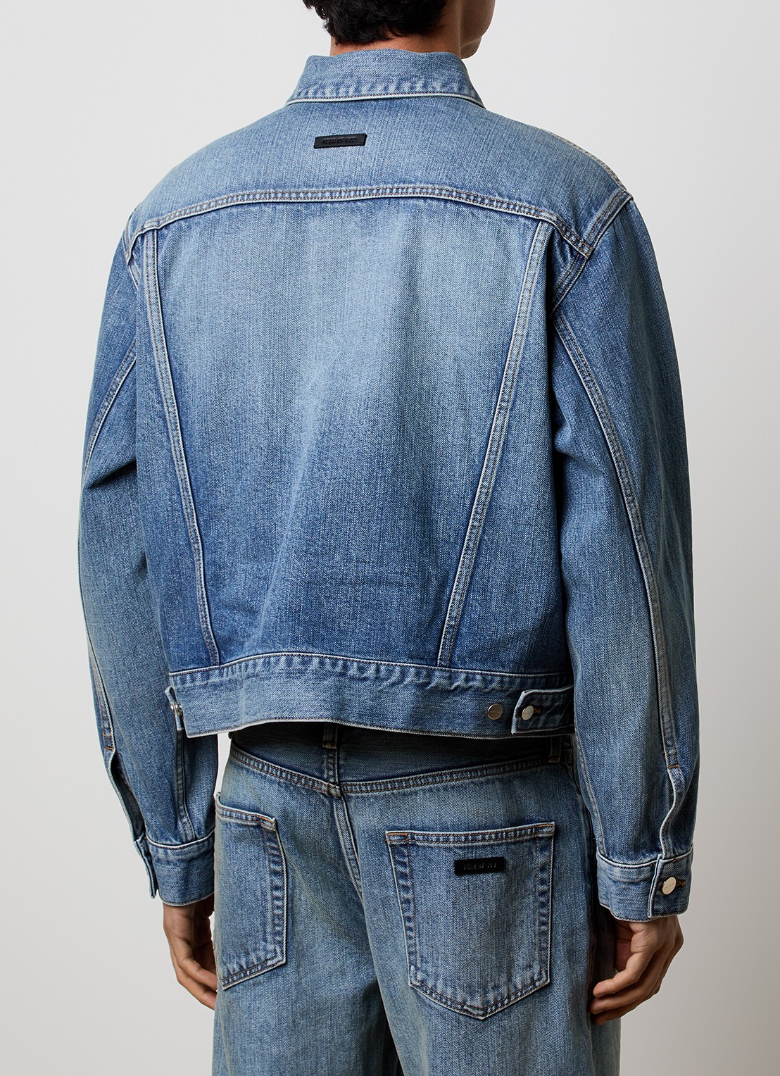 Fear of God Spijkerjas met steekzakken - achterkant indigo