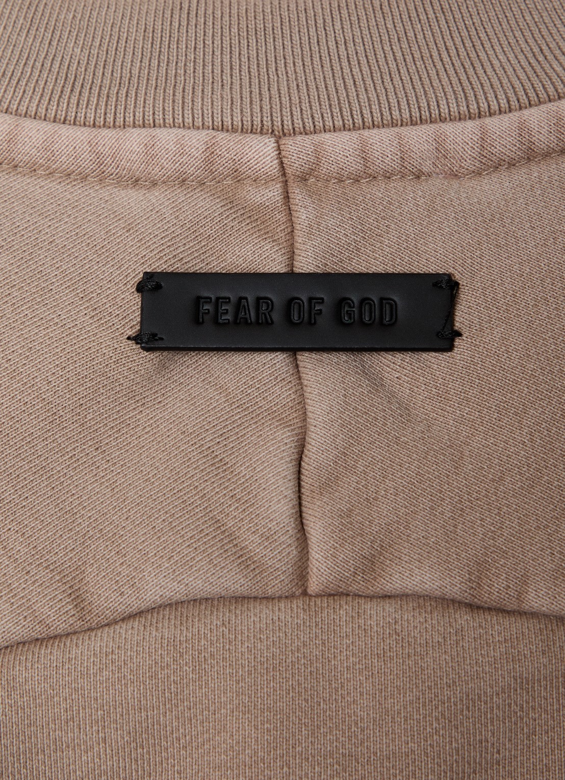 Fear of God Sweater met front- en backprint - detail 3 donkerbeige