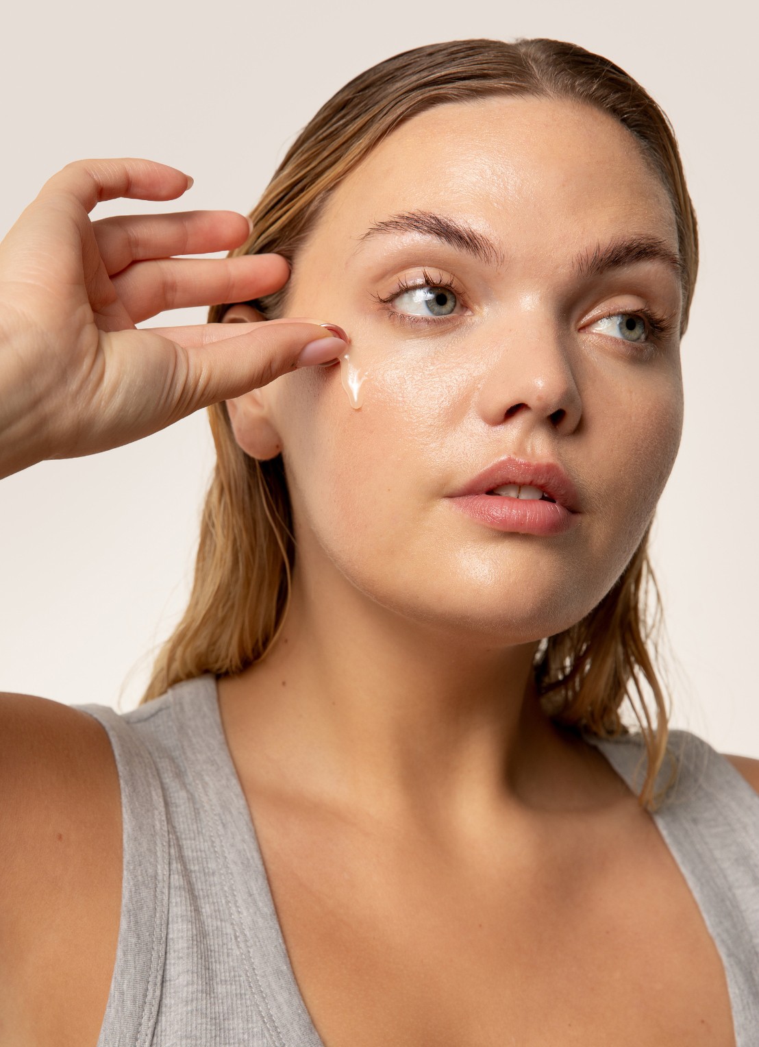 Feather Women Refining Retinol Serum - detail 4 undefined