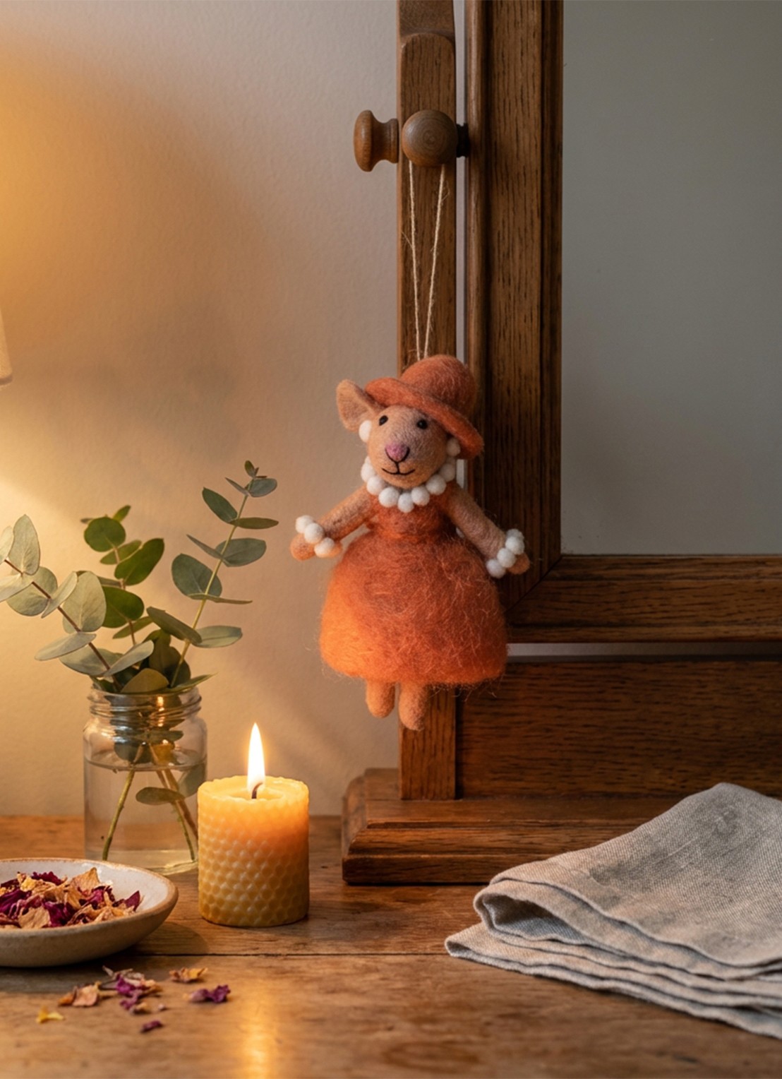 Felt So Good Evelyn the Mouse kersthanger 12 cm - detail 2 orange