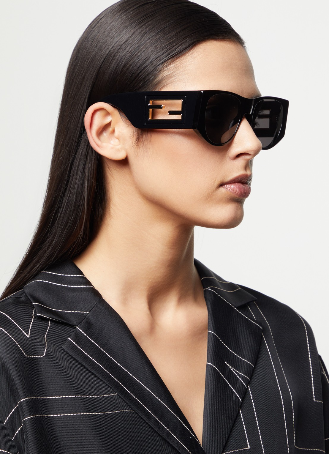 Fendi Baguette zonnebril FE40109I - voorkant 5 zwart