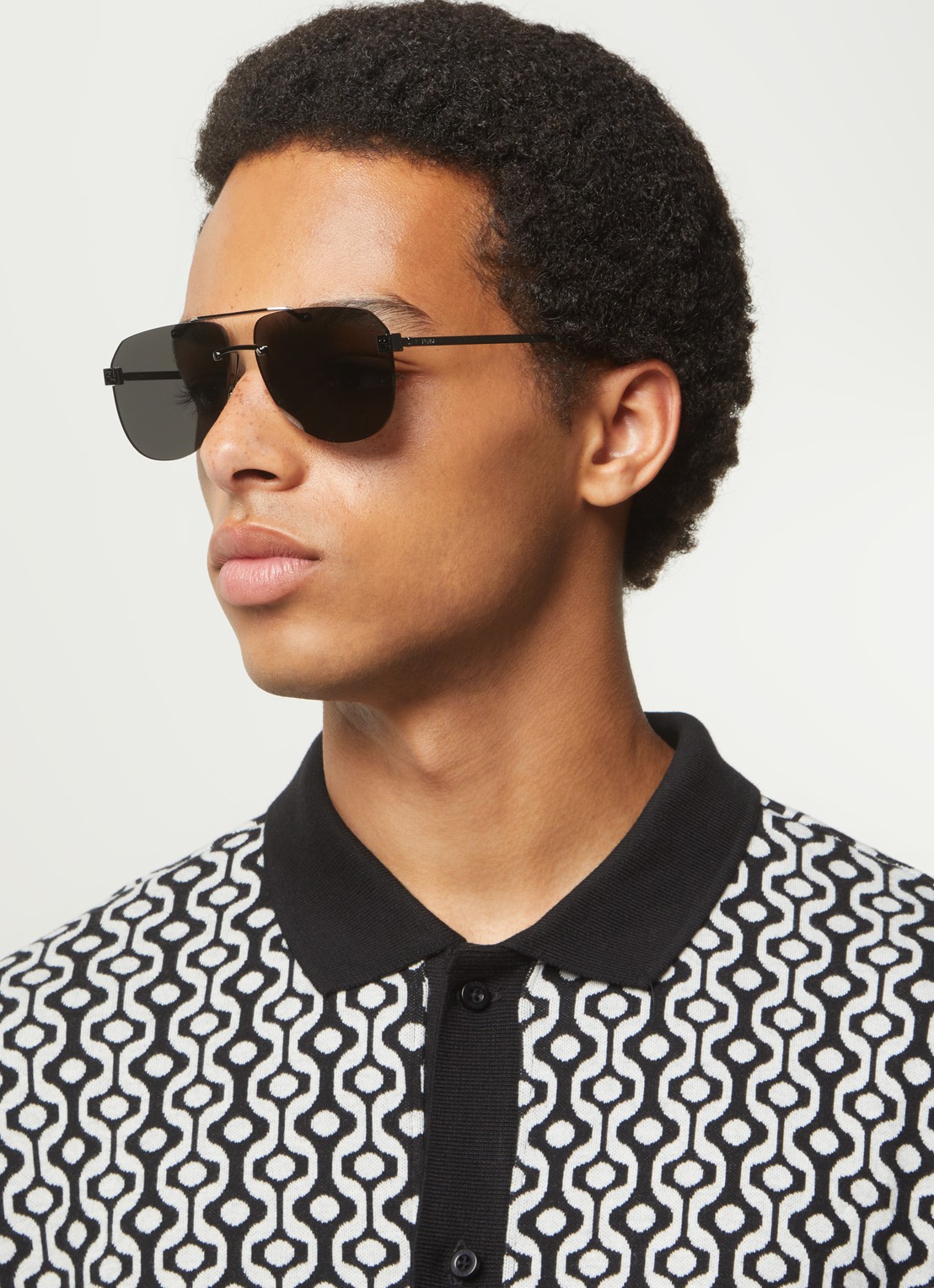 Fendi Sky zonnebril FE40115U - voorkant 2 zilver