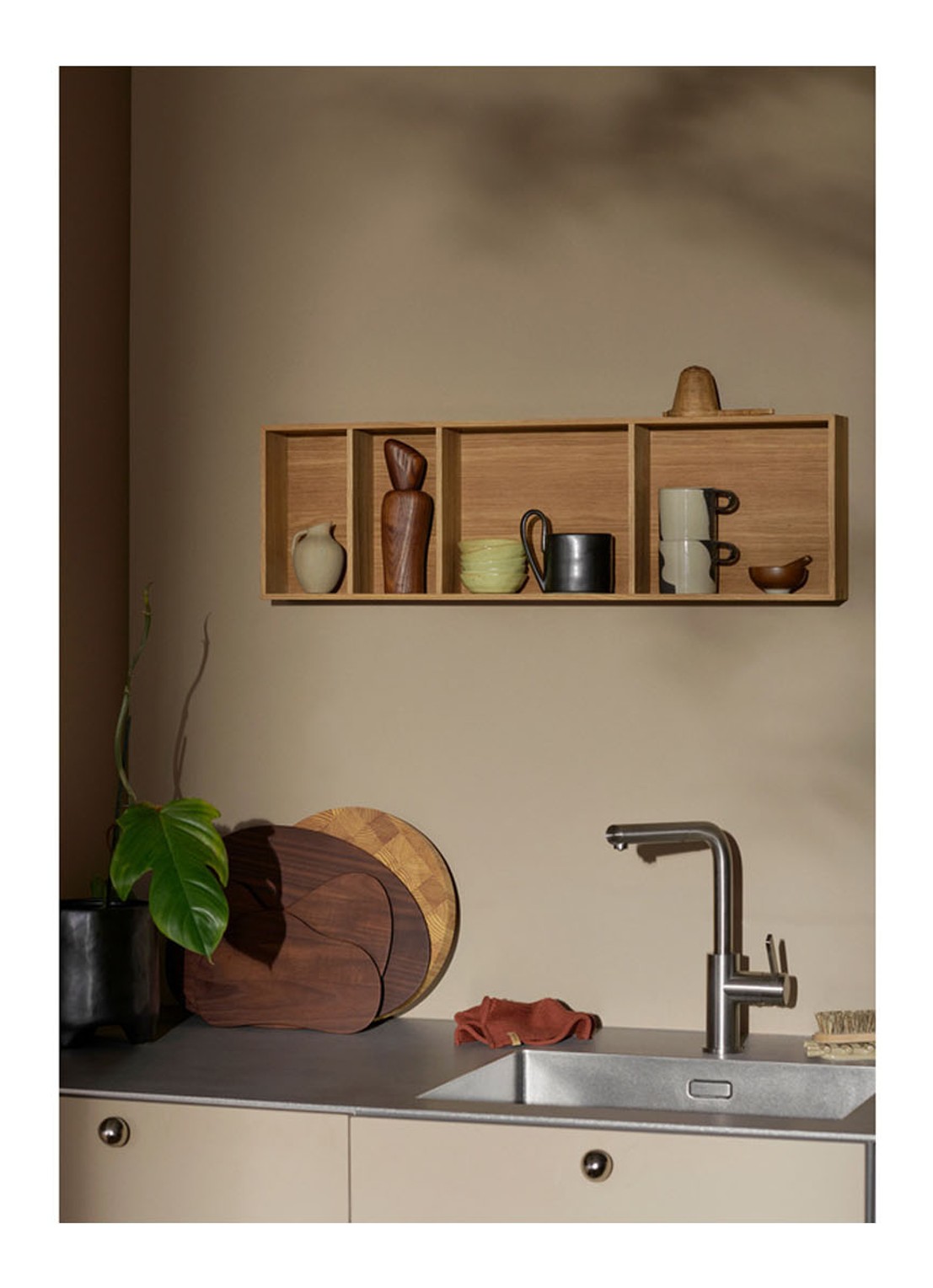 ferm LIVING Bon wandplank 80 x 24 x 9 cm - voorkant 2 undefined