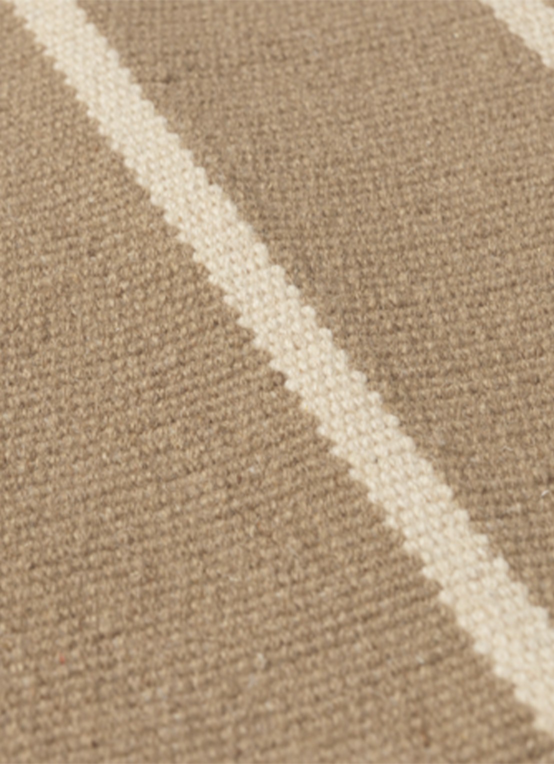ferm LIVING Calm kelim vloerkleed 140 x 200 cm - voorkant 2 zand