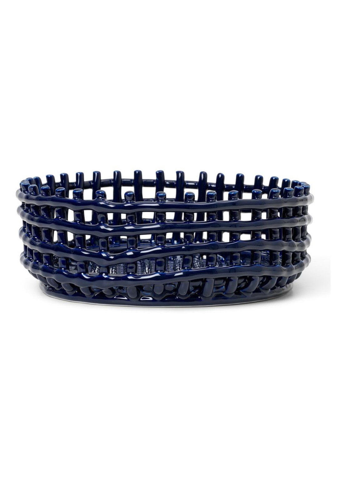 ferm LIVING Ceramic basket opbergmand  - voorkant blauw