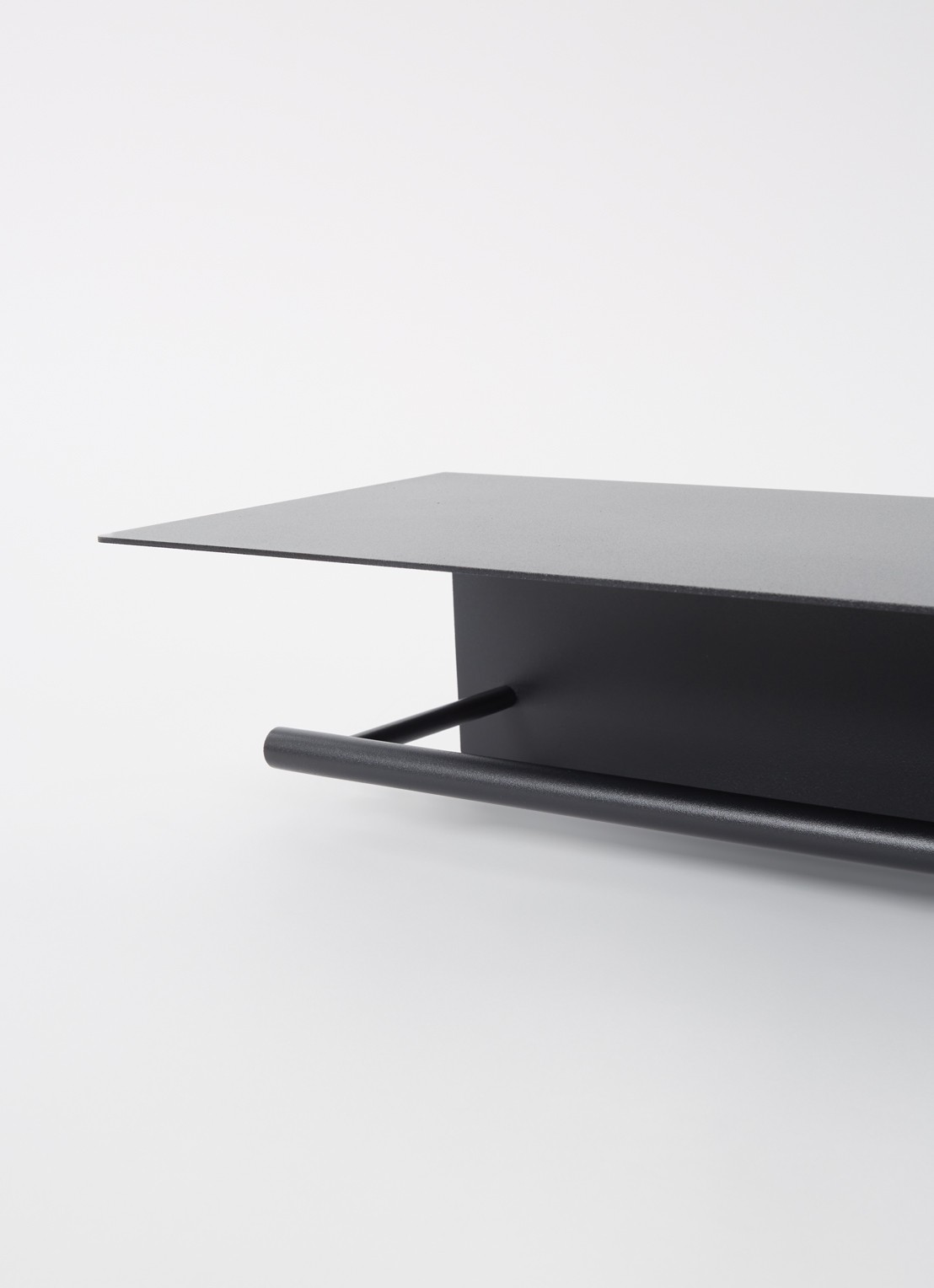 ferm LIVING Dora handdoekrek 50 cm - voorkant 2 zwart