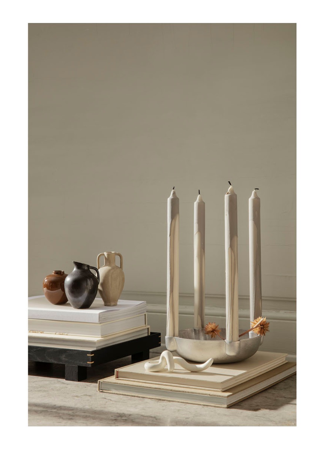 ferm LIVING Dryp kaars 30 cm set van 2 - voorkant 2 lichtgrijs