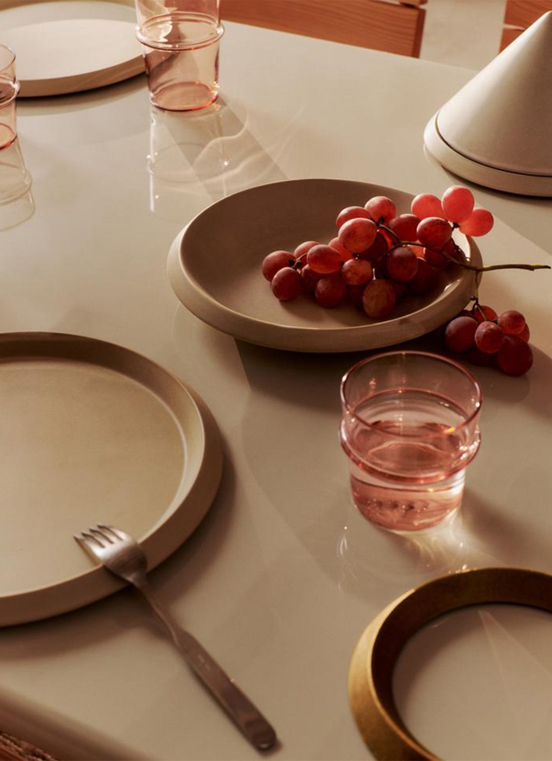 ferm LIVING Erena cloche stolp 19 cm - voorkant 2 beige
