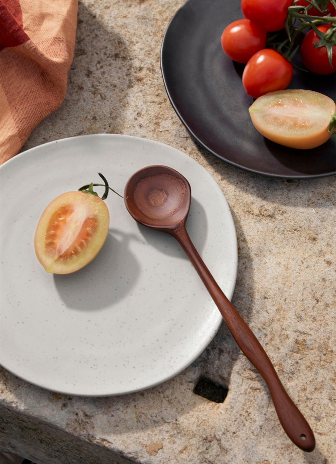 ferm LIVING Flow ontbijtbord 27 cm - voorkant 4 gebroken wit