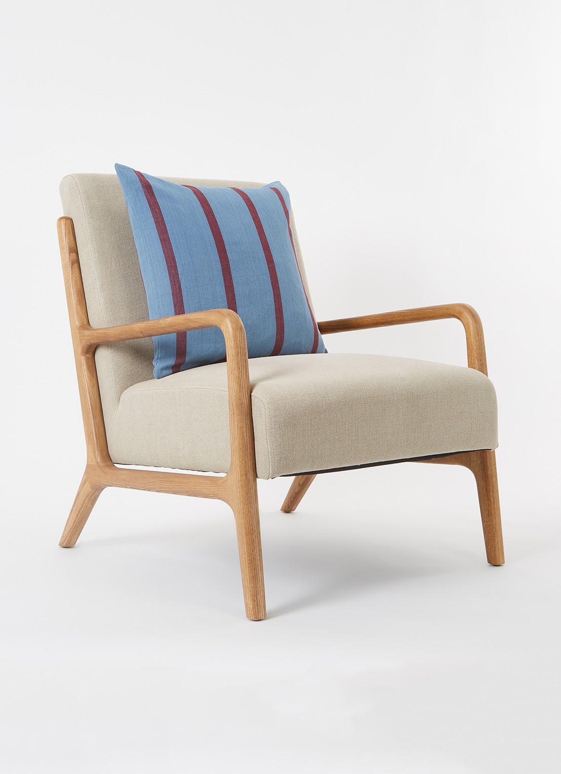 ferm LIVING Grand sierkussen 50 x 50 cm - voorkant 2 blauw