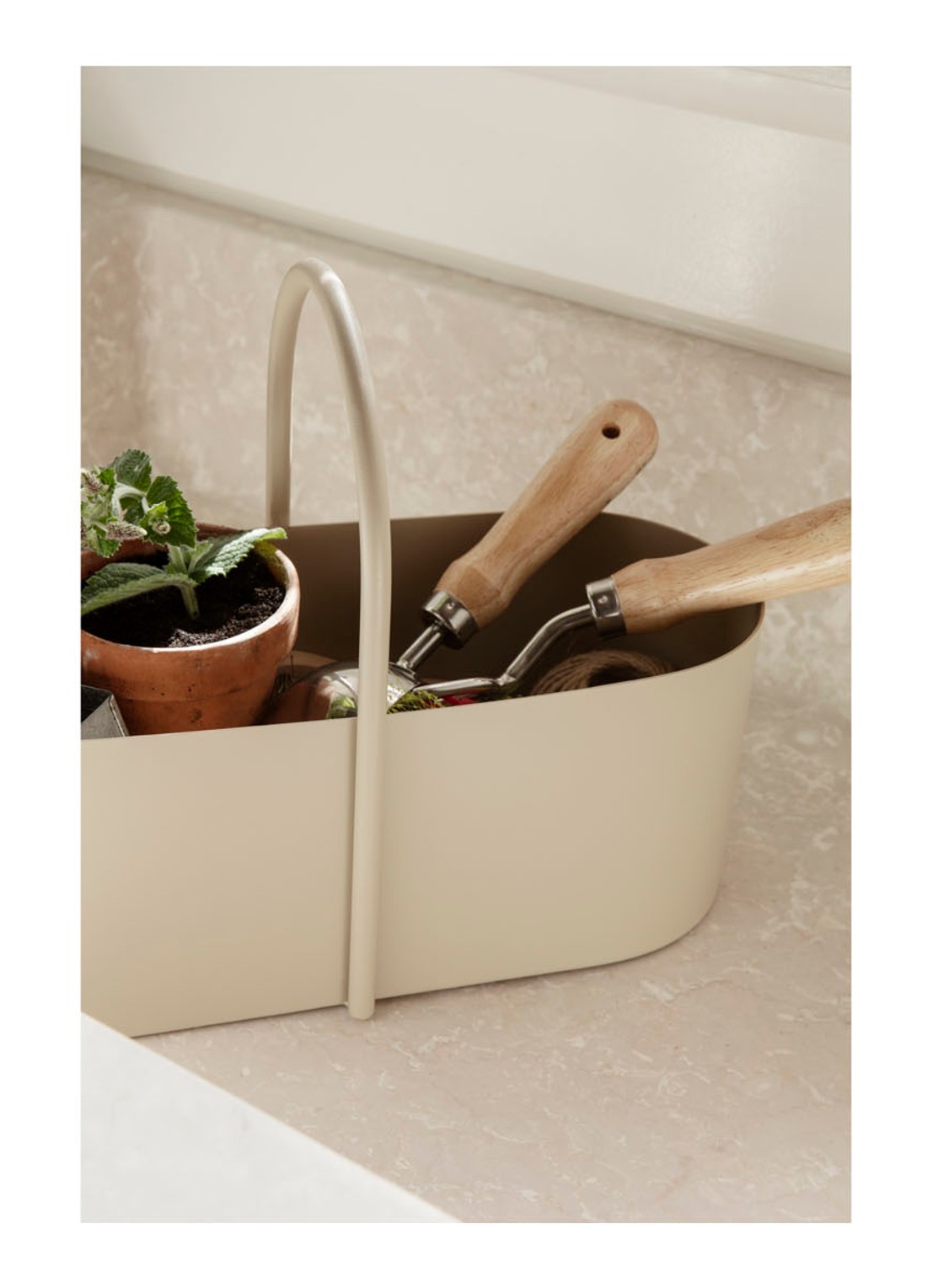 ferm LIVING Grib Toolbox opbergmand 35 x 17 cm - voorkant 2 beige