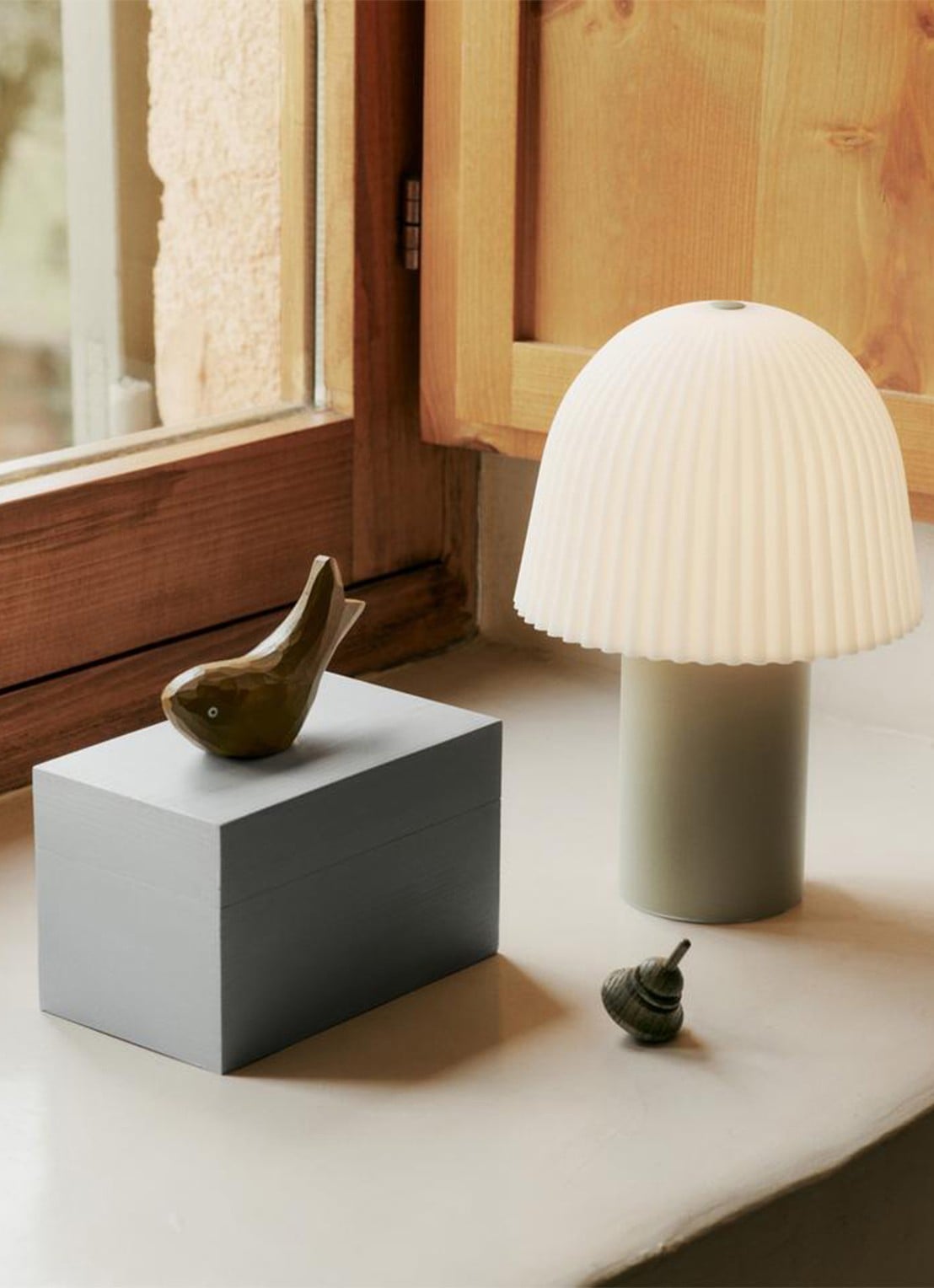 ferm LIVING Harbour Fish opbergdoos 9 x 14,5 cm - voorkant 2 grijs