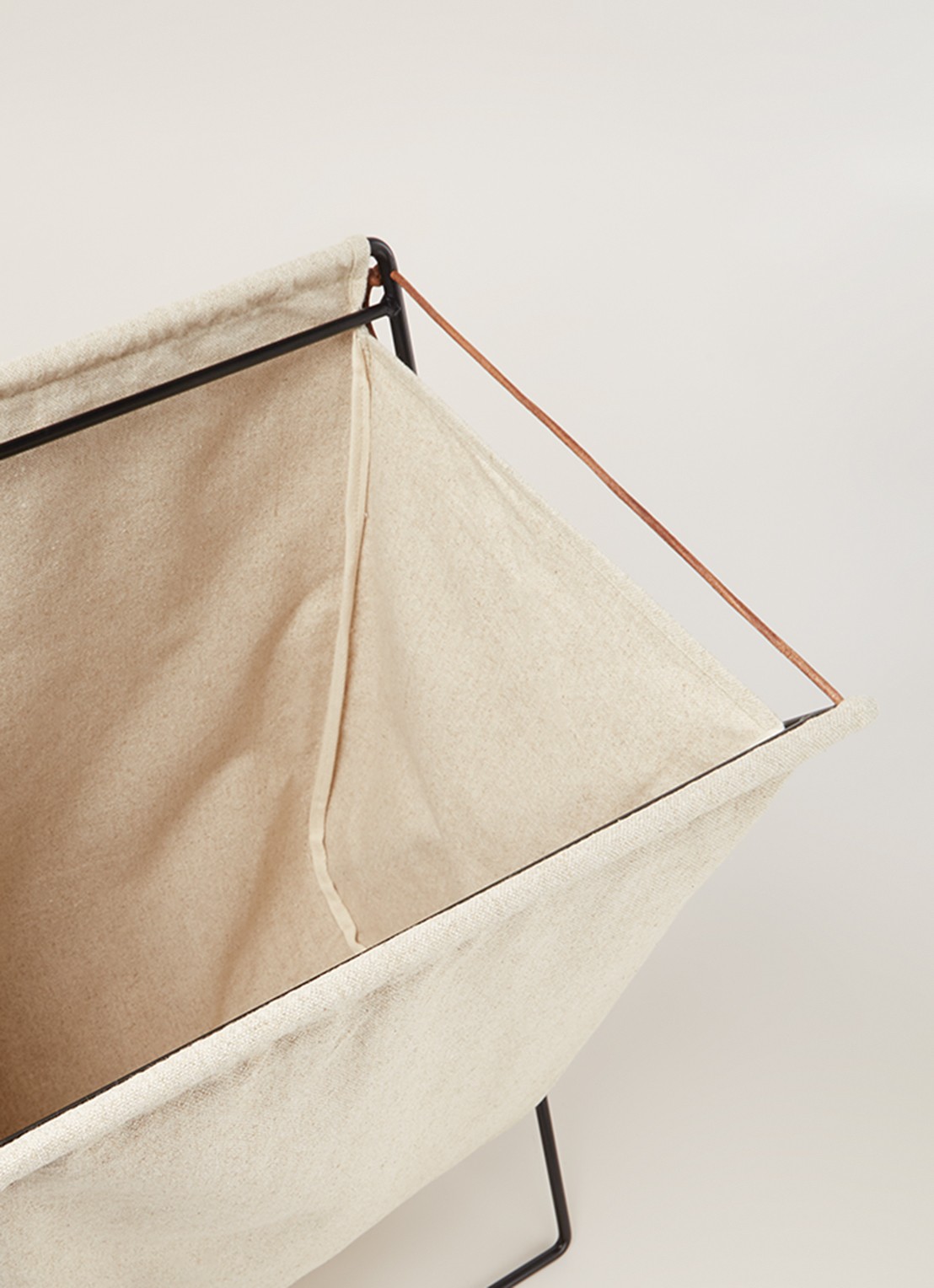 ferm LIVING Herman wasmand 65 cm - detail 2 beige