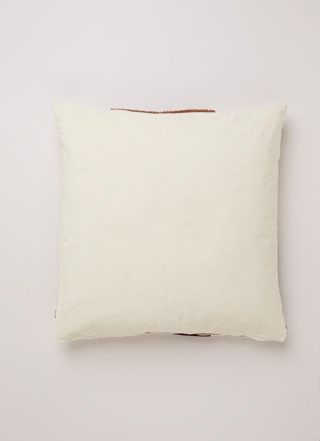 ferm LIVING Mirage Cushion Leaf sierkussen 50 x 50 cm  - voorkant 2 gebroken wit