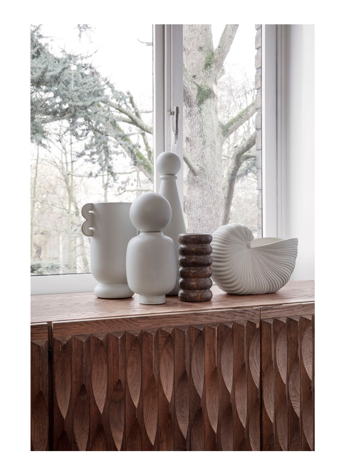ferm LIVING Muses Ania vaas 26 cm  - voorkant 3 wit