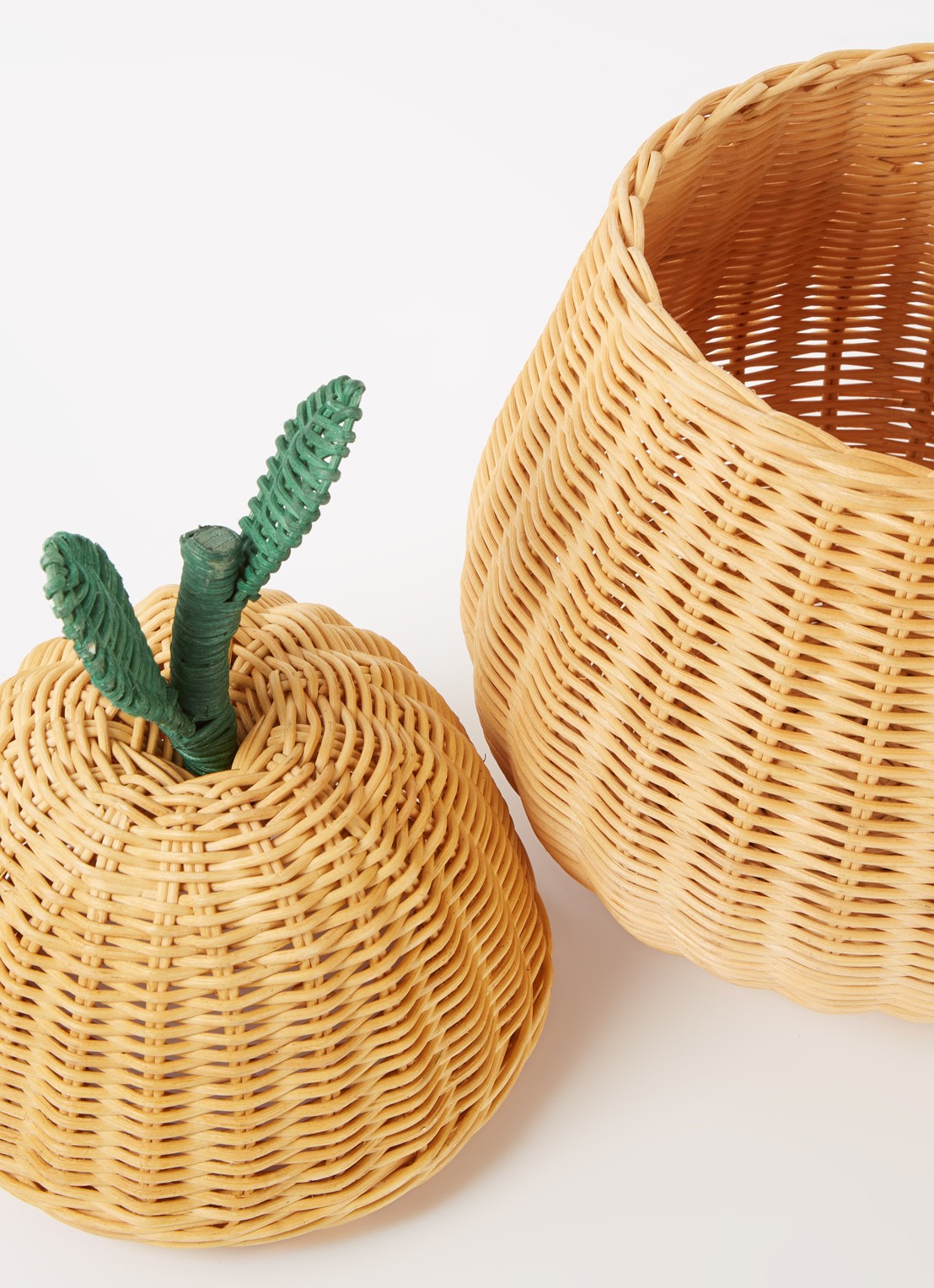 ferm LIVING Pear Large opbergmand 59 cm - detail lichtoranje